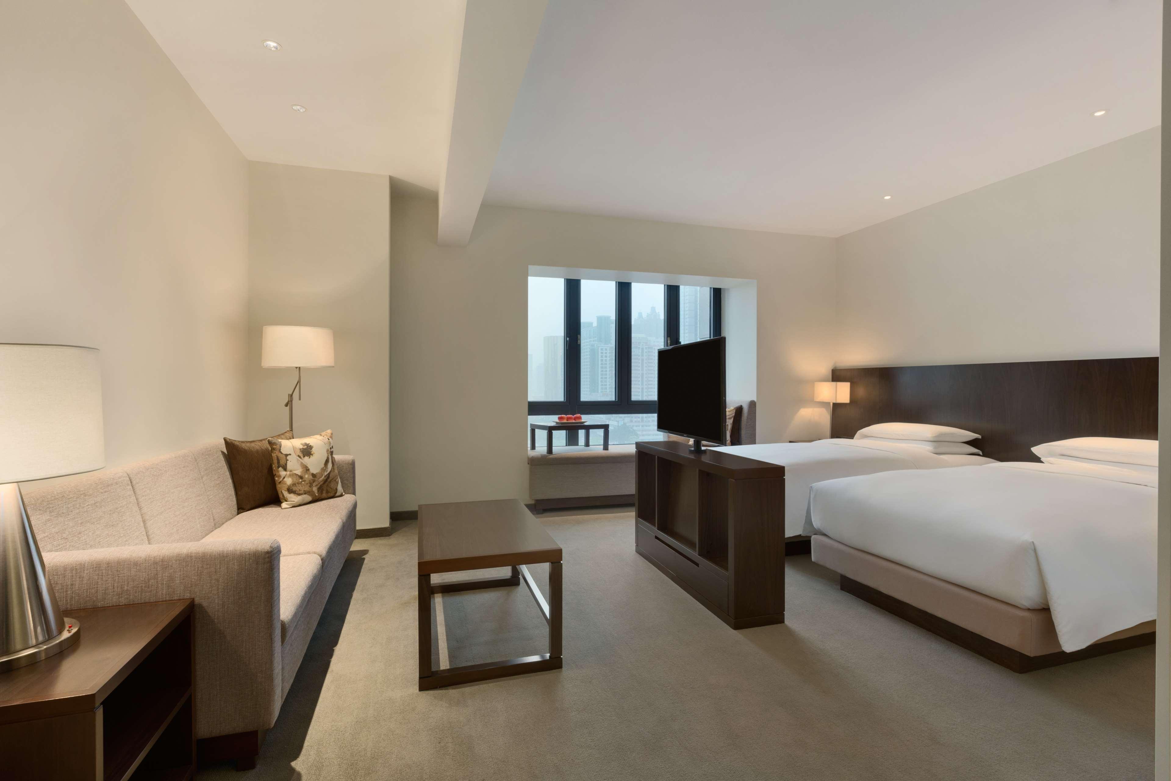 Hyatt Place Dongmen 4*